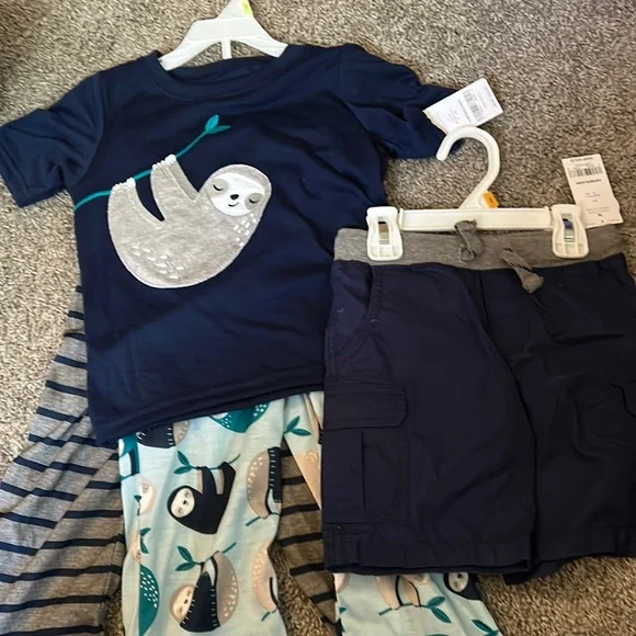 So cute! Carter’s full boys pj set! - Picture 1 of 7